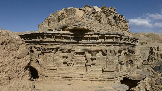 Руїни стародавніх буддійських святинь ніколи не заважали талібам. Цей храм поки стоїть на мідному родовищі "Мес Айнак"