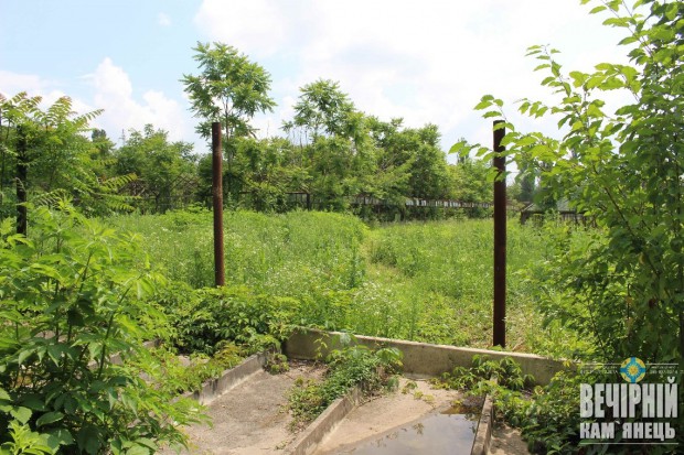 Зруйнований паркан / Руське кладовище