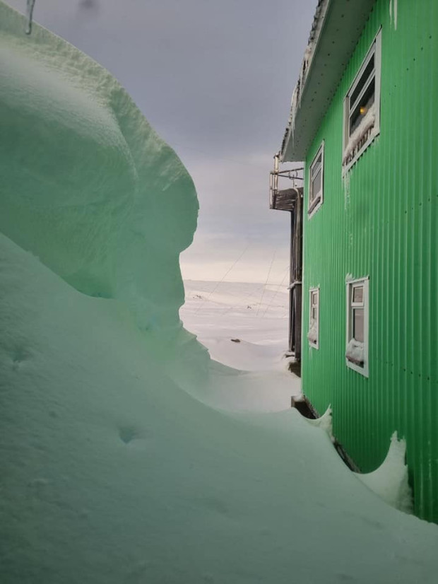 вернадський сніг