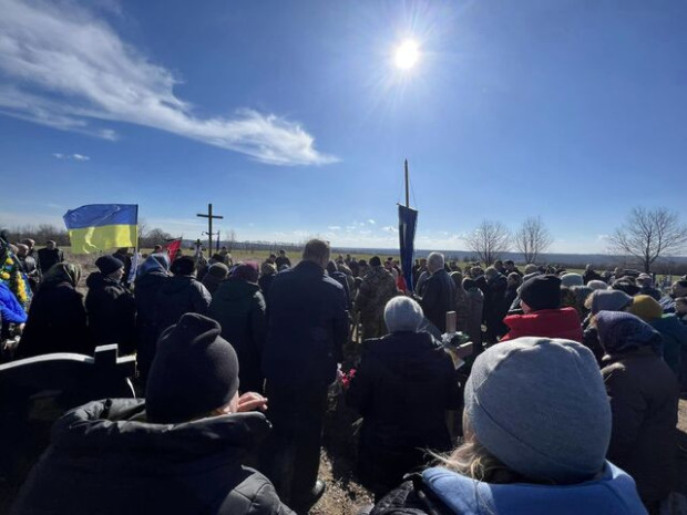 прощання дубовий