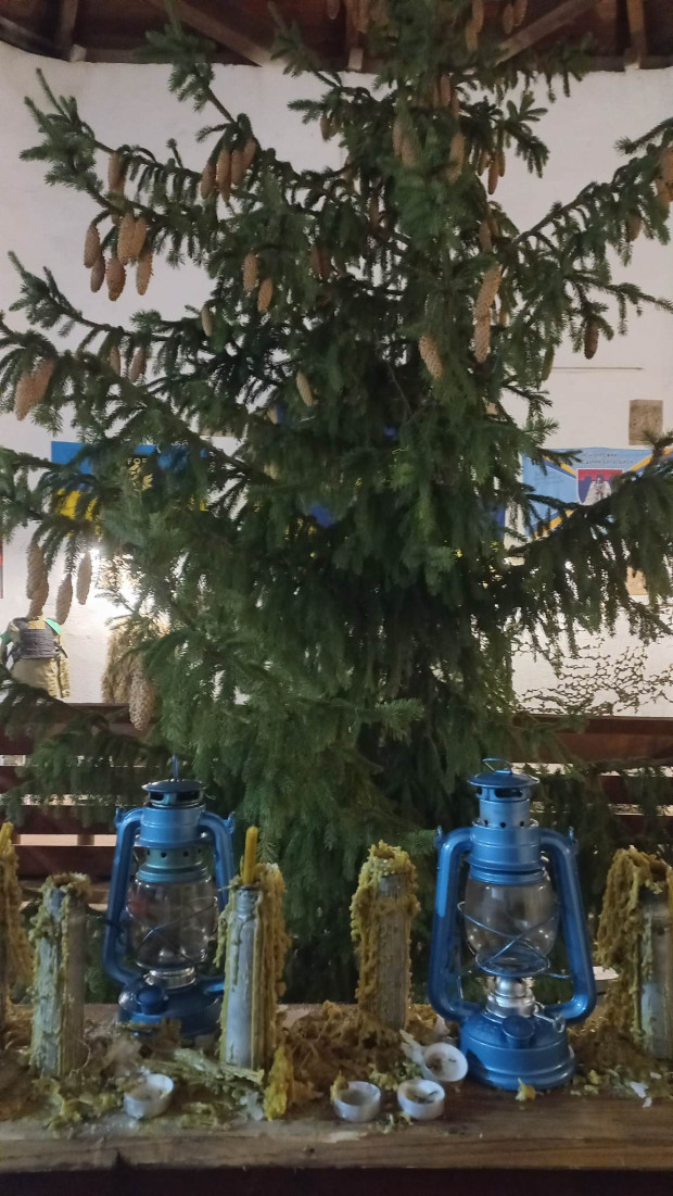 ялинка памяті без фото загиблих